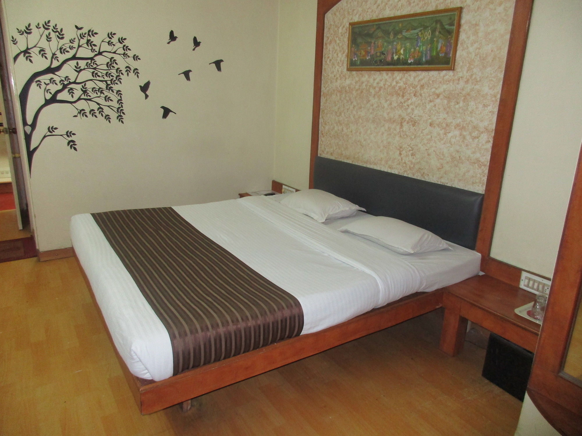 Hotel Sahaj Palace Ahmedabad Exterior photo